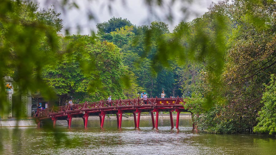 tour-listing-details-slide